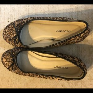 Old Navy animal print flats sz 9
